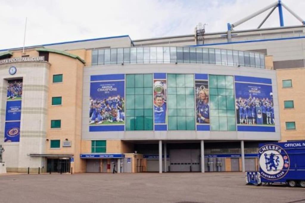 Cozy Studio Opposite Chelsea Stadium ロンドン エクステリア 写真