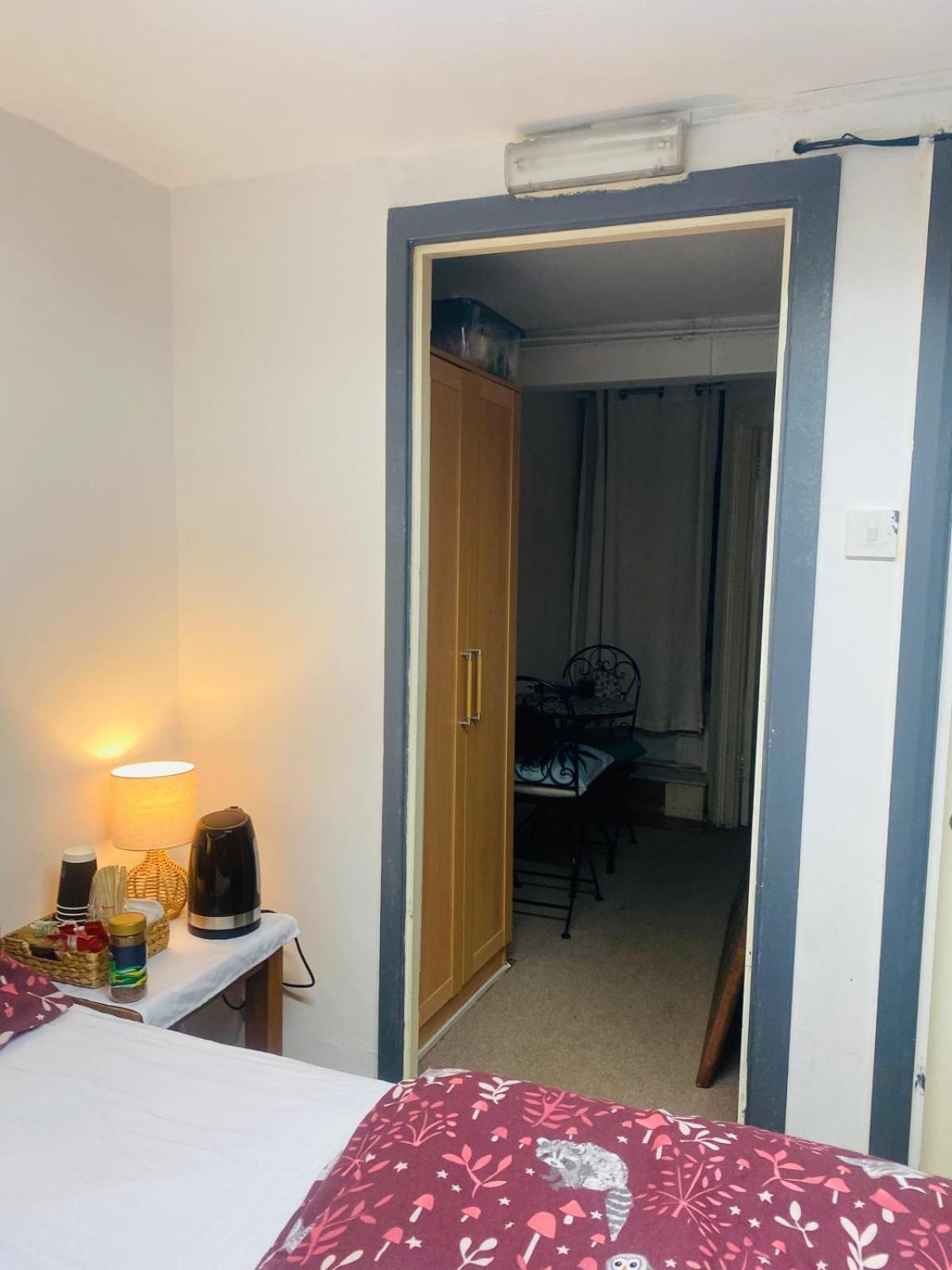 Cozy Studio Opposite Chelsea Stadium ロンドン エクステリア 写真